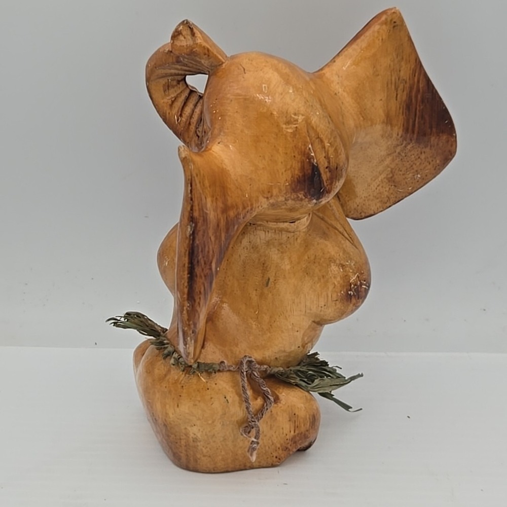 Vintage Wood Carved Dumbo Elephant Holding Circus Ball Big Ears Figurine - Picture 3 of 3